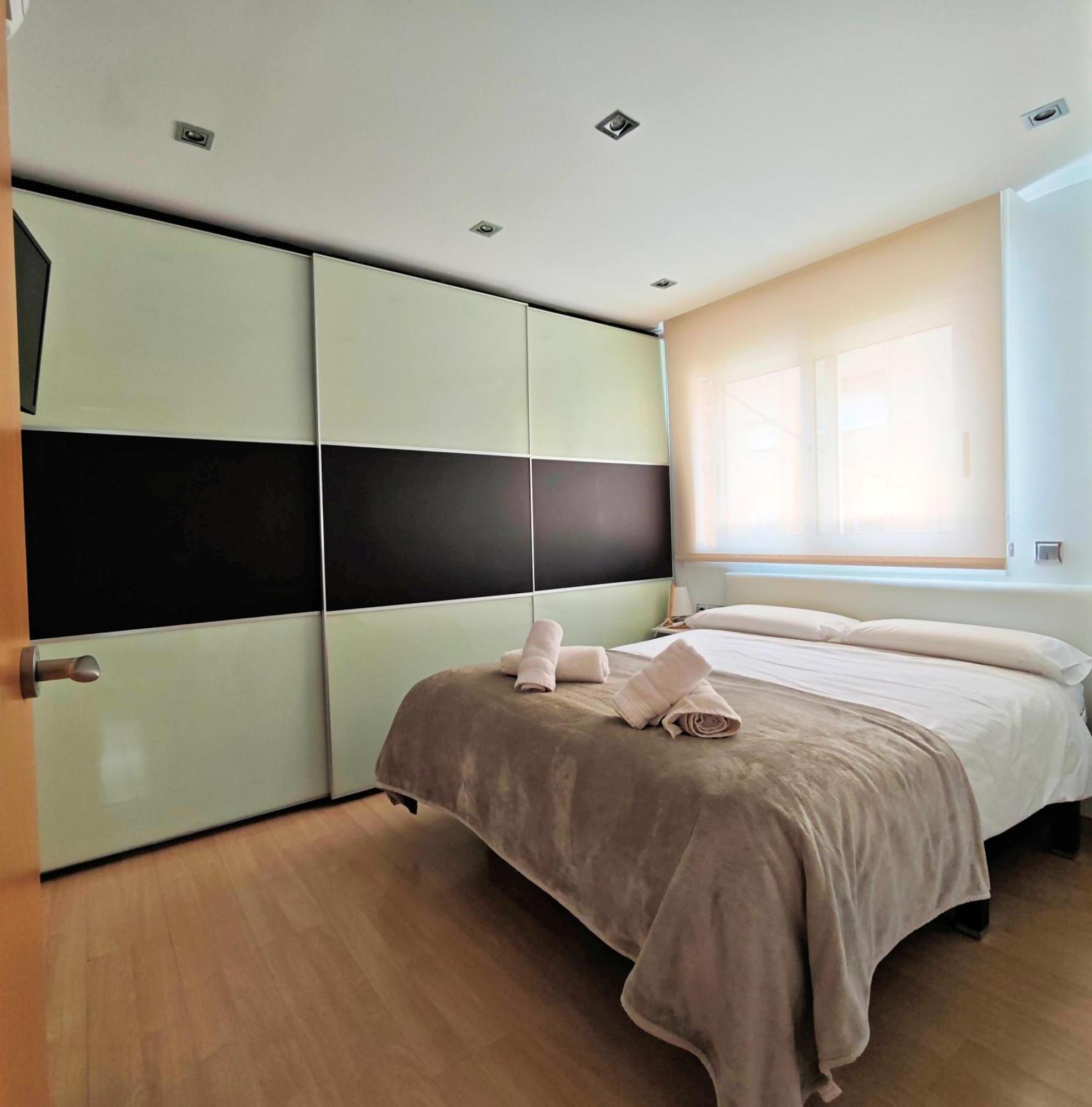 Apartamento Playa Con Piscina Parking Y 2 Habitac كاستيلديفيلس المظهر الخارجي الصورة