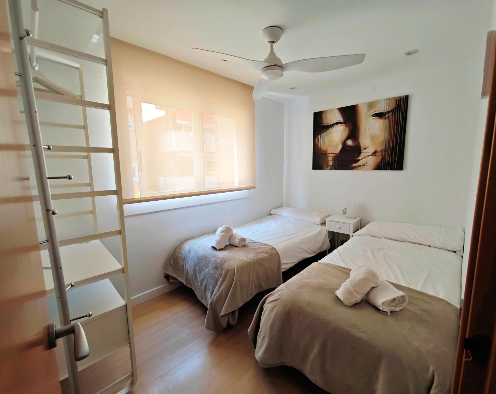 Apartamento Playa Con Piscina Parking Y 2 Habitac كاستيلديفيلس المظهر الخارجي الصورة